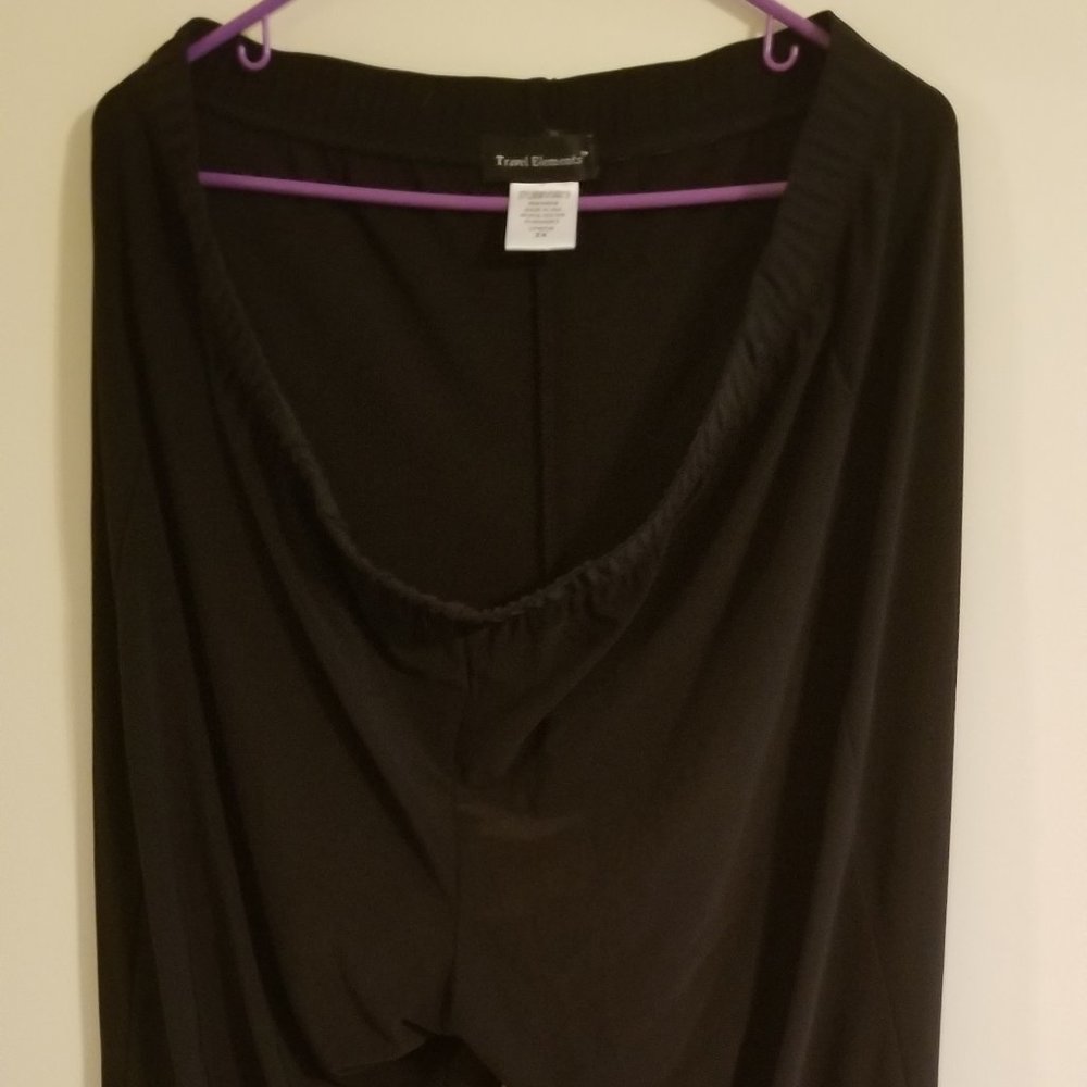 black Travel Elements dress pants with cute flair at the leg 2X